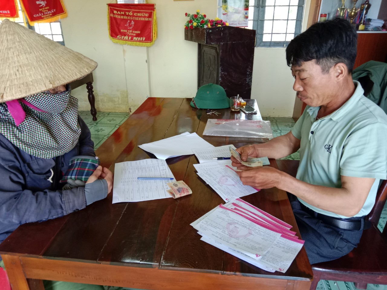   HOẠT ĐỘNG TÍCH CỰC VÀ HIỆU QUẢ CỦA TỔ VAY VỐN NHCSXH THÔN ĐẮK HÀ TÂY XÃ CƯ DLI Ê’NÔNG DO HỘI CCB XÃ NHẬN ỦY THÁC